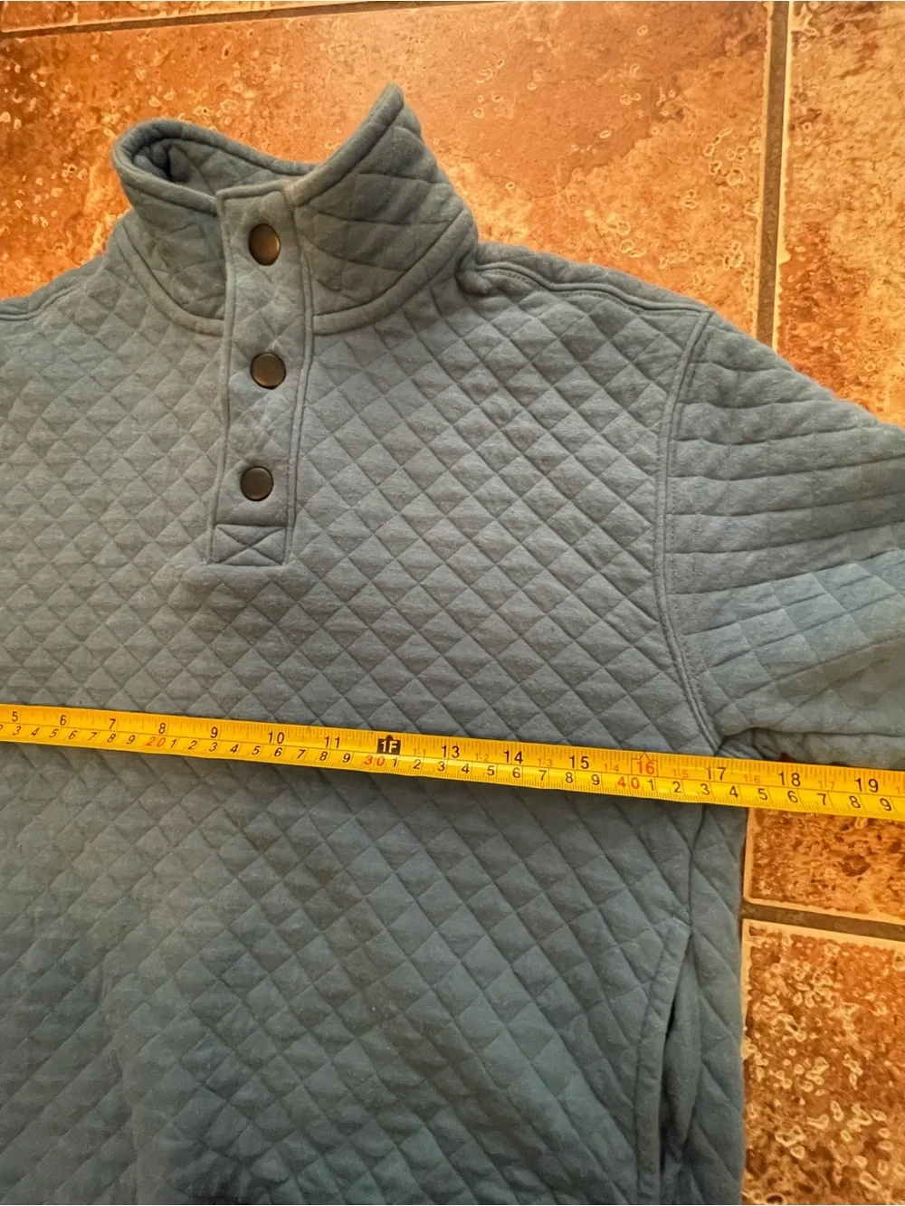 Kids Old Navy blue quilted diamond pattern quarter zip sweatshirt in size M(8)